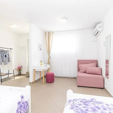 Rosemary - Seafront, Pool, Jacuzzi, Gym