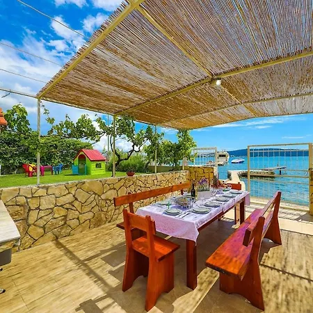 Rosemary - Seafront, Pool, Jacuzzi, Gym *
