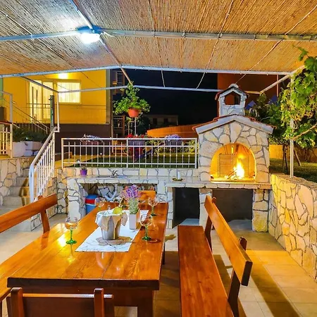 Rosemary - Seafront, Pool, Jacuzzi, Gym *